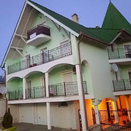 アパート Megyer Apartman ヘーヴィーズ